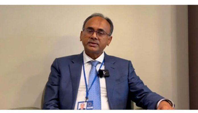 গরিবদের থেকে নেওয়া হচ্ছে বেশি সুদ: গভর্নর