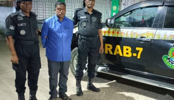 ২নং আসামী শ‍্যামল দেবনাথ র‍্যাবের হাতে আটক