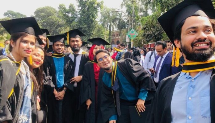 ক্যাম্পাসে আর ফিরবে না আড্ডা গান কবিতার দিনগুলো