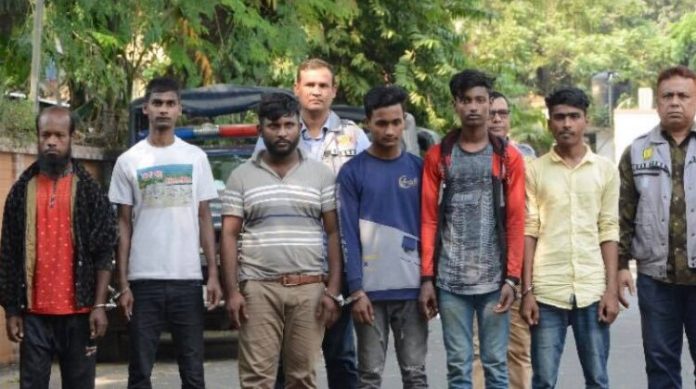 ইমু আইডি হ্যাকার চক্রের মূলহোতাসহ গ্রেফতার ৬