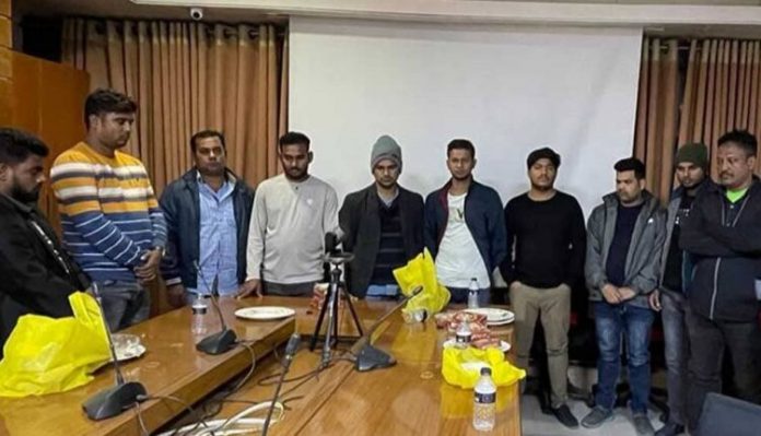 Screenshot_5-18-750x430.jpg ৬৩৭ ভরি স্বর্ণ উদ্ধার, ভারতীয় নাগরিকসহ আটক ১২