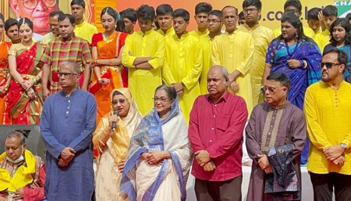 গানে, নাচে মুখরিত ঐক্য ‘হুমায়ূন মেলা’