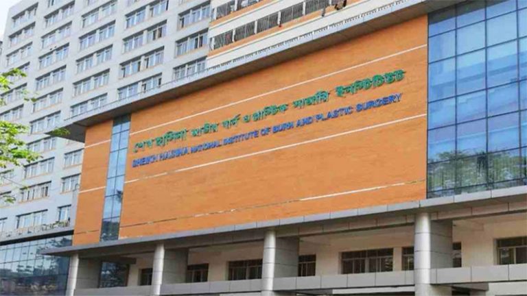 দগ্ধদের মধ্যে একই পরিবারের ৩ জনের মৃত্যু