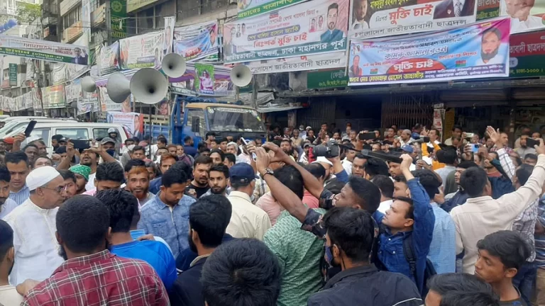 গণসমাবেশস্থলের নাম ছাড়াই লিফলেট দিচ্ছে বিএনপি