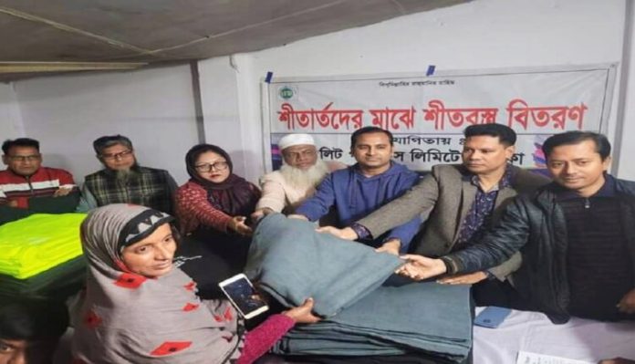 সিংড়ায় প্রতিবন্ধী, দলিত, হিজরা জনগোষ্ঠীর মাঝে শীতবস্ত্র বিতরণ