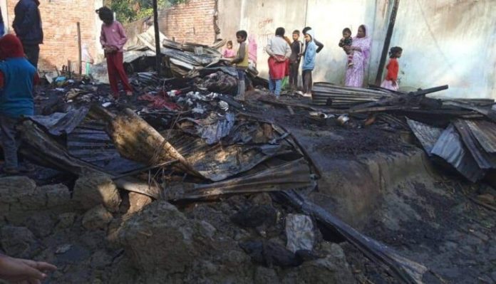 IMG-20221221-WA0001-750x430.jpg আনোয়ারায় অগ্নিকাণ্ডে ৪ বসতঘর ভস্মীভূত