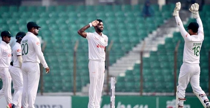 ৭ উইকেটে ৩৪৮ রান নিয়ে লাঞ্চে ভারত