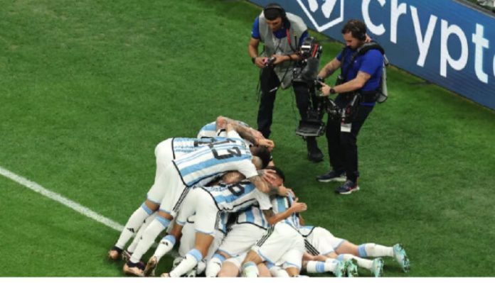 আর্জেন্টিনাকে ২-০ তে এগিয়ে নিলেন মেসি-ডি মারিয়া