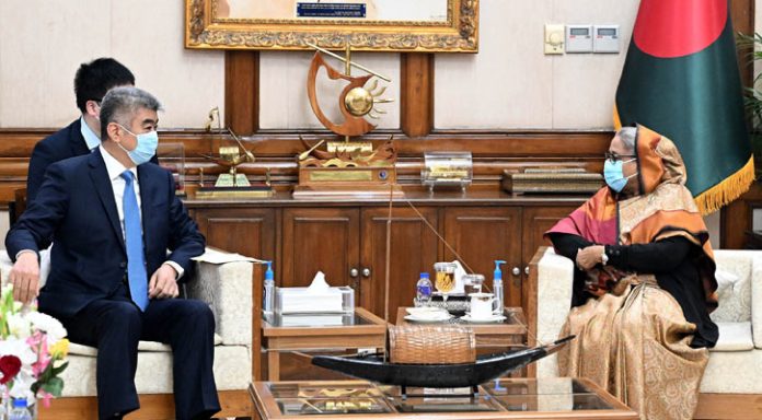 ফের নির্বাচিত হলে জনগণের সেবা করে যাবো