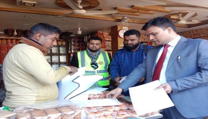 সাতকানিয়ায় নজির বেকারী ও নিউ নজির বেকারীকে ২লক্ষ টাকা জরিমানা