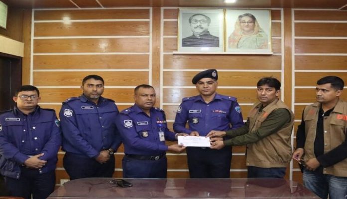 4521-3-750x430.jpg আইজিপি কর্তৃক পুরষ্কৃত হল বিজয়নগর থানা পুলিশ
