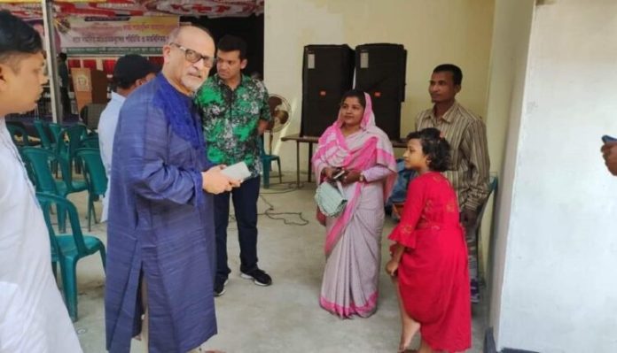 আর এক পায়ে লাফিয়ে স্কুলে যেতে হবে না সুমাইকে