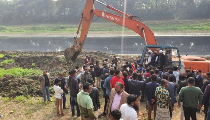 নাব্যতা ফেরাতে ভালুকার খিরু নদীর খনন শুরু