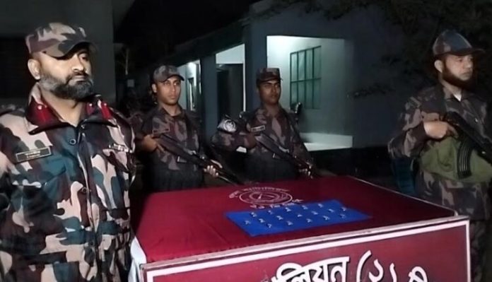 শার্শা সীমান্তে থেকে ১৭ পিস স্বর্ণের বার উদ্ধার