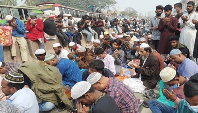 আখেরি মোনাজাতের মধ্য দিয়ে শেষ হলো বিশ্ব ইজতেমা