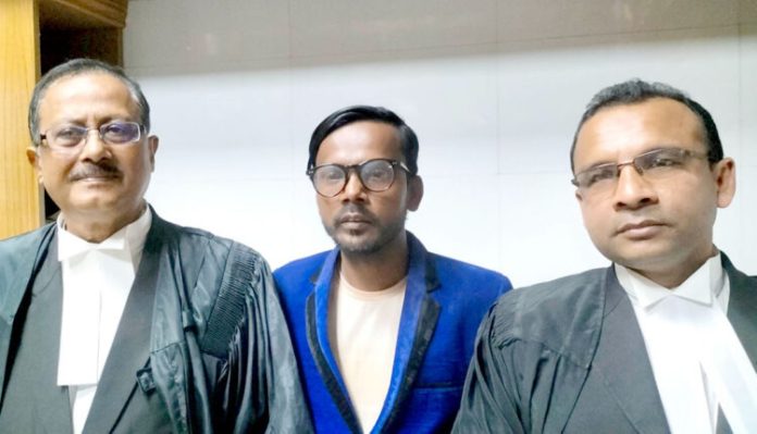 হাইকোর্টে প্রার্থিতা ফিরে পেলেন হিরো আলম