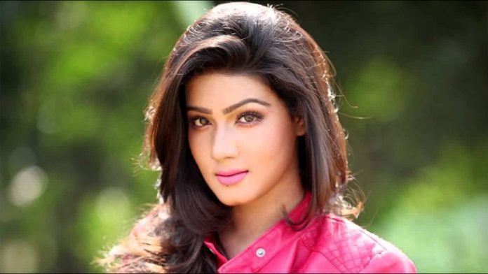 প্রধানমন্ত্রীর পাশে থাকার ঘোষণা নায়িকা মাহির