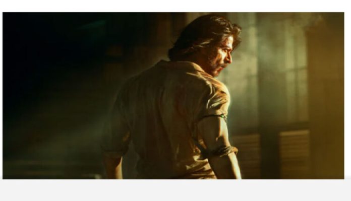 ‘পাঠান’ মুক্তির আগেই বড়সড় উপহার পেলেন শাহরুখ