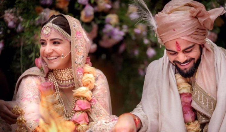 কোহলি তাঁর সফলতার ভাগ  দেন আনুশকাকে