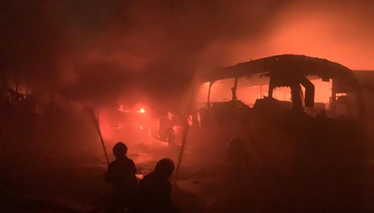 রাজধানীতে ভলভো বাসে আগুন