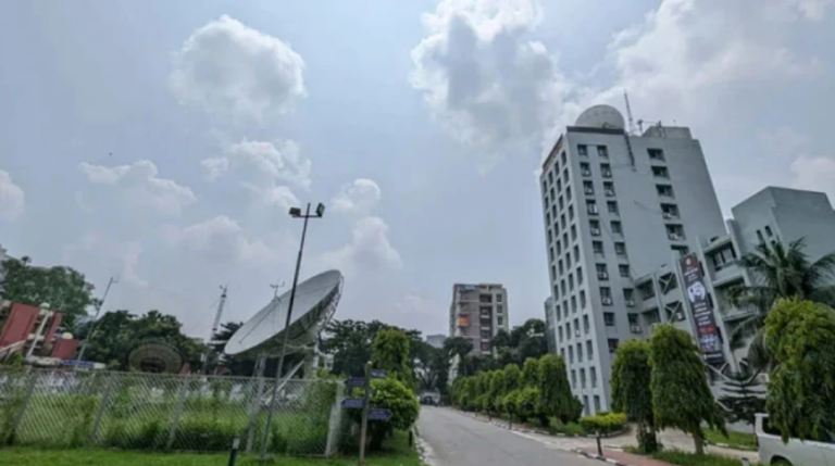 সারাদেশে তাপমাত্রা বৃদ্ধি, কিছু এলাকায় হালকা বৃষ্টির সম্ভাবনা