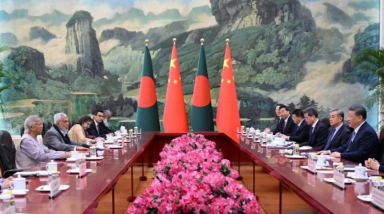 বাংলাদেশের প্রধান উপদেষ্টার চীন সফর: শান্তি ও বিনিয়োগ নিয়ে গুরুত্বপূর্ণ আলোচনা