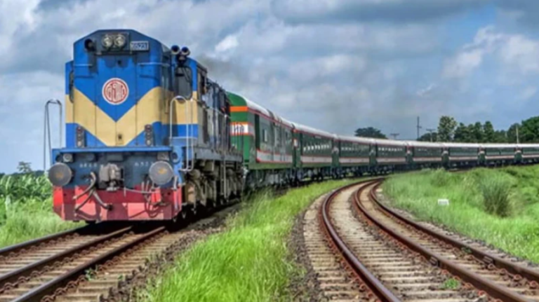 ঢাকা-চট্টগ্রাম রুটসহ ৩৫ ট্রেনের সময়সূচিতে পরিবর্তন
