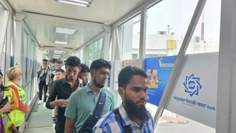 ঢাকা-রিয়াদ সরাসরি ফ্লাইট চালু করল ইউএস-বাংলা এয়ারলাইন্স, প্রবাসীদের জন্য বড় সুখবর