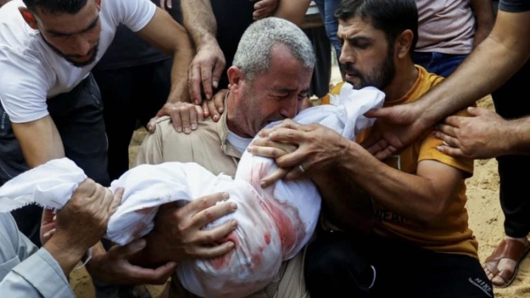 গাজায় ইসরায়েলি হামলায় নিহত আরও ৬০ ফিলিস্তিনি, মানবিক বিপর্যয় চরমে